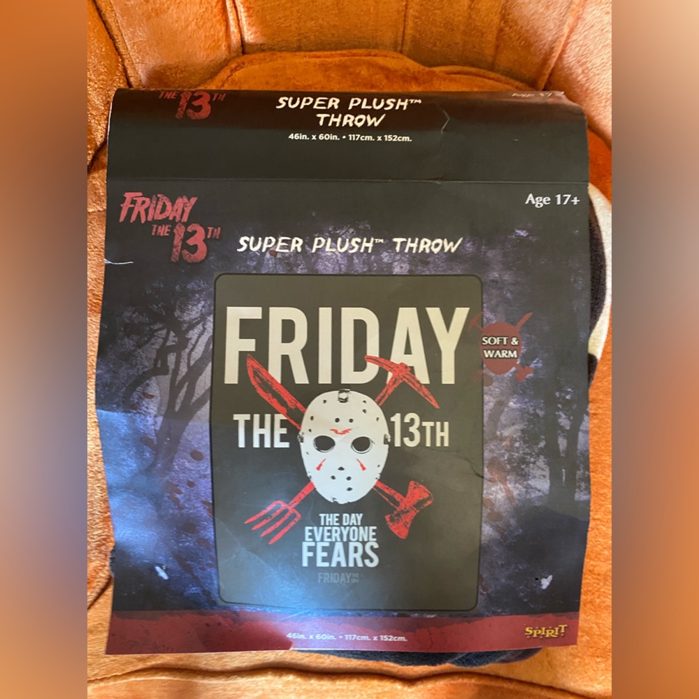 Spirit Friday the 13th Black and Red Hockey Mask Throw